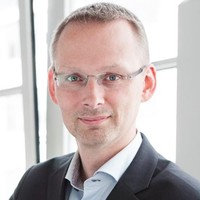 vertica-jeppe-hansen-højformat